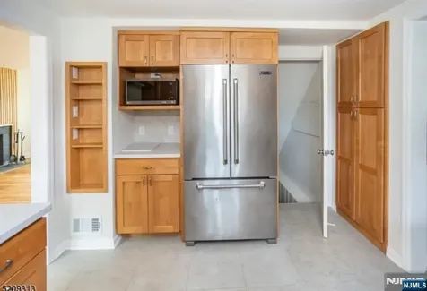 13 Potter Court Montclair NJ 07043