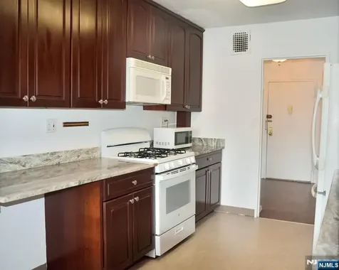 2200 N Central Road Fort Lee NJ 07024