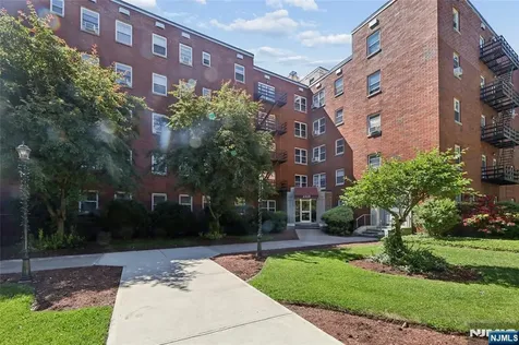 2320 Linwood Avenue Fort Lee NJ 07024