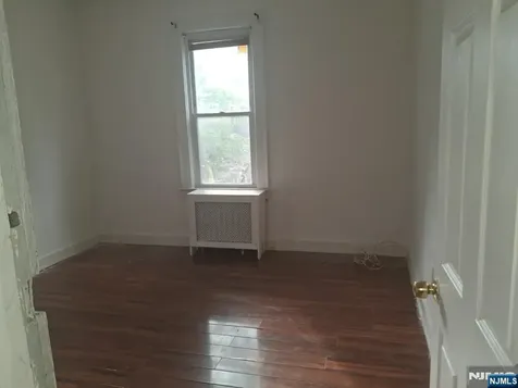 19 Bayview Newark NJ 07112