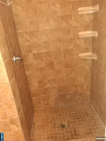 19 Bayview Newark NJ 07112
