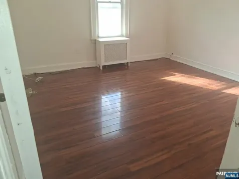 19 Bayview Newark NJ 07112