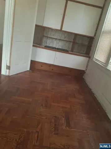 19 Bayview Newark NJ 07112