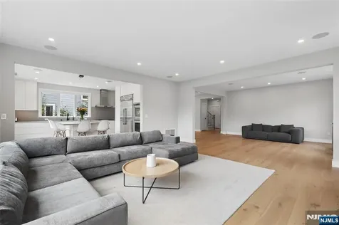 34 Merrifield Way Cresskill NJ 07626