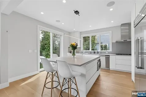 34 Merrifield Way Cresskill NJ 07626