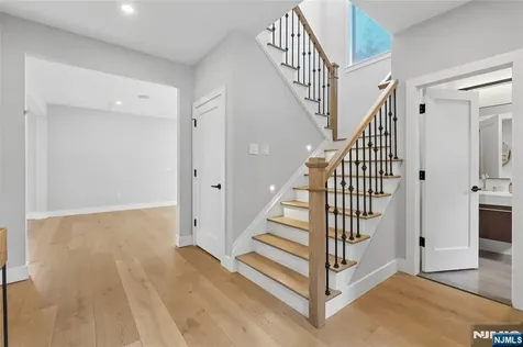34 Merrifield Way Cresskill NJ 07626