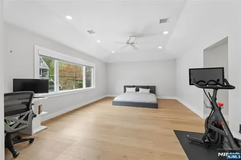 34 Merrifield Way Cresskill NJ 07626