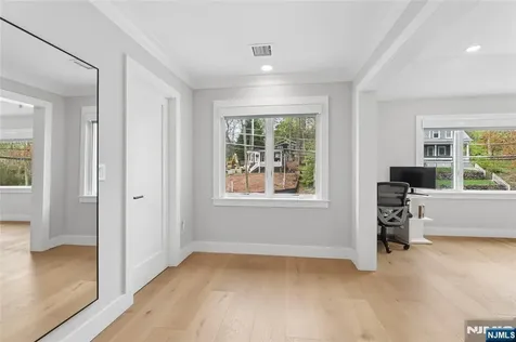 34 Merrifield Way Cresskill NJ 07626