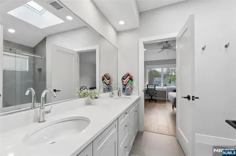 34 Merrifield Way Cresskill NJ 07626