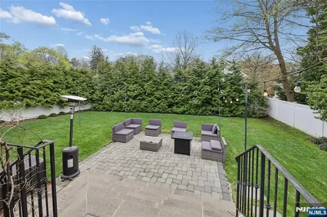 34 Merrifield Way Cresskill NJ 07626