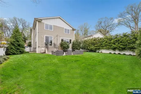 34 Merrifield Way Cresskill NJ 07626