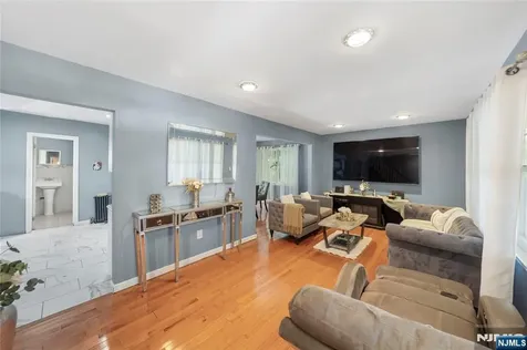 256 Fycke Lane Teaneck NJ 07666