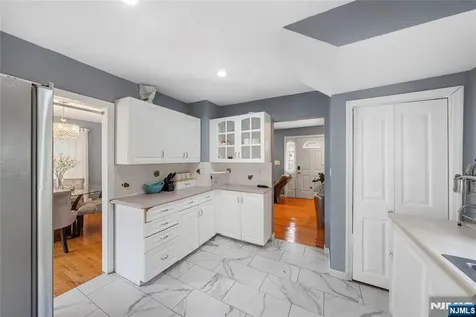 256 Fycke Lane Teaneck NJ 07666