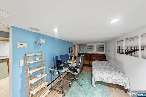 256 Fycke Lane Teaneck NJ 07666