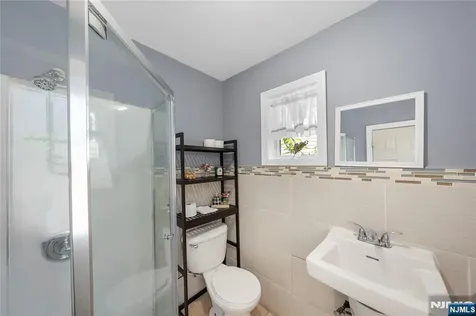 256 Fycke Lane Teaneck NJ 07666