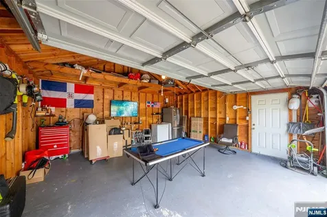 256 Fycke Lane Teaneck NJ 07666