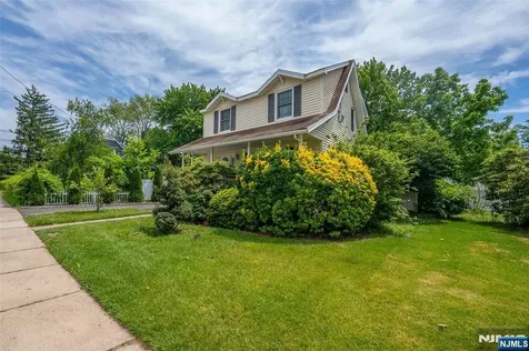256 Fycke Lane Teaneck NJ 07666