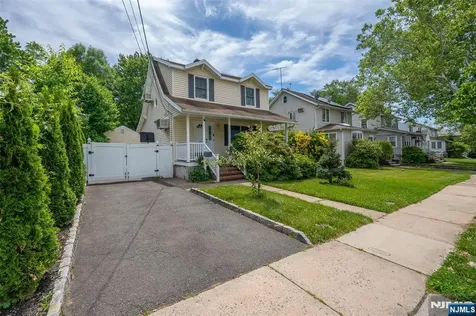 256 Fycke Lane Teaneck NJ 07666