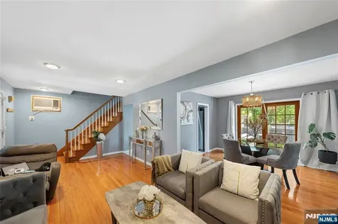256 Fycke Lane Teaneck NJ 07666