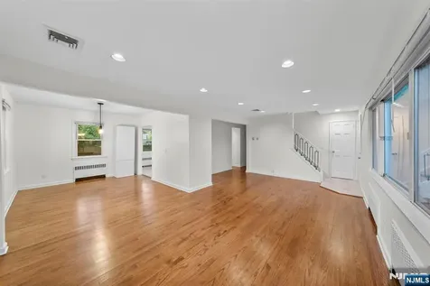 160 Magnolia Avenue Cresskill NJ 07626