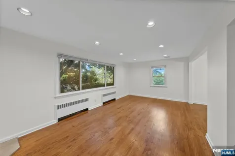 160 Magnolia Avenue Cresskill NJ 07626