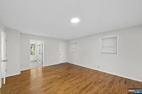 160 Magnolia Avenue Cresskill NJ 07626