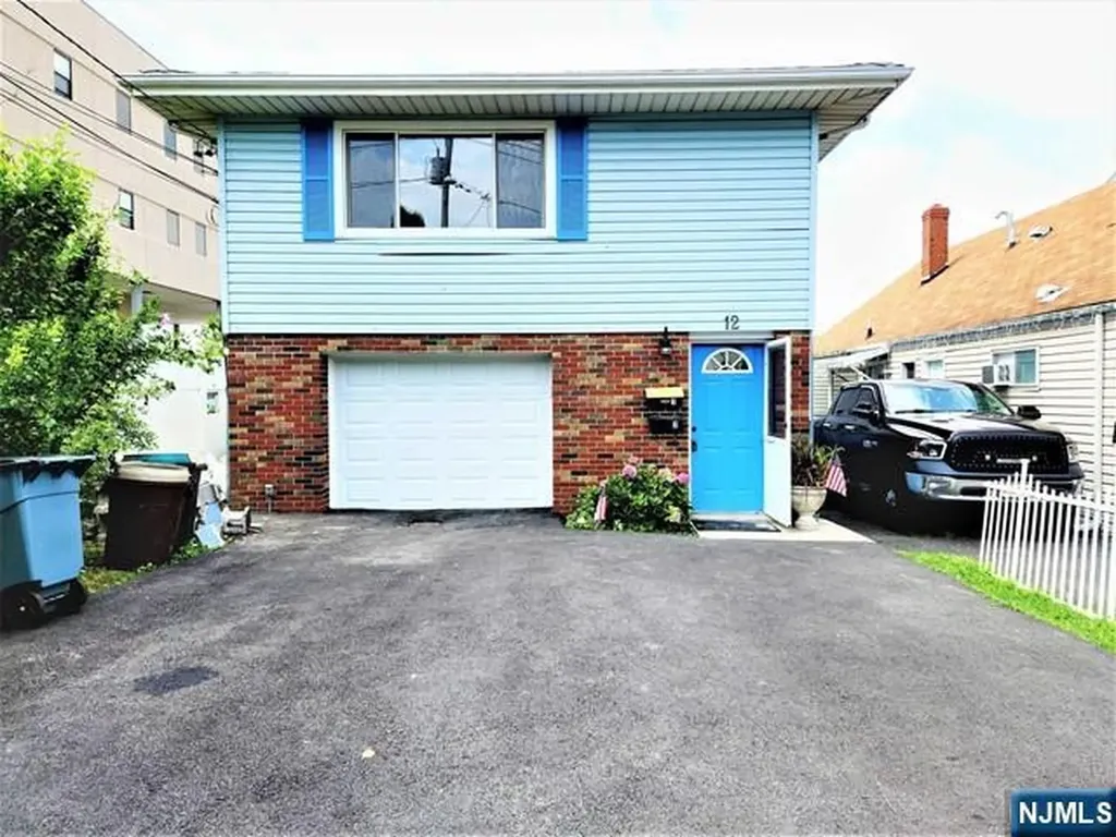 12 Prospect Palisades Park NJ 07650