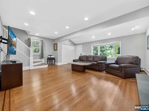 1134 Julia Street Teaneck NJ 07666
