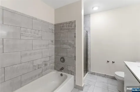 28 Garden Place Edgewater NJ 07020