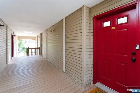 28 Garden Place Edgewater NJ 07020