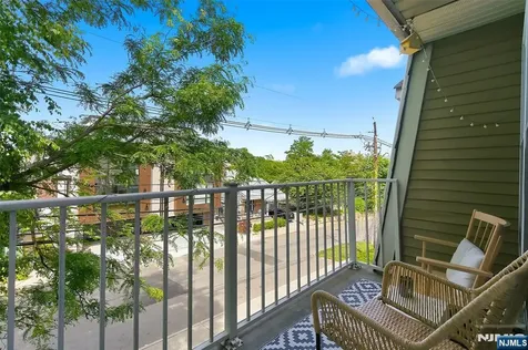 28 Garden Place Edgewater NJ 07020