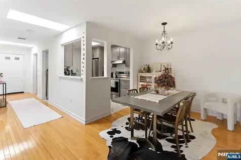 28 Garden Place Edgewater NJ 07020