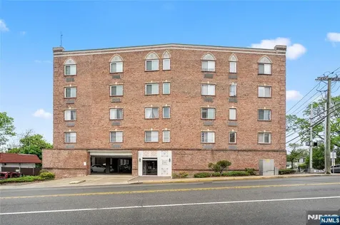 399 11th Palisades Park NJ 07650
