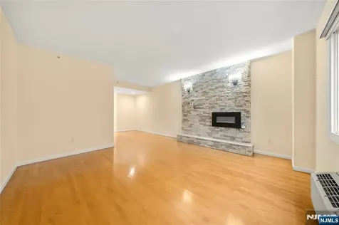 399 11th Palisades Park NJ 07650