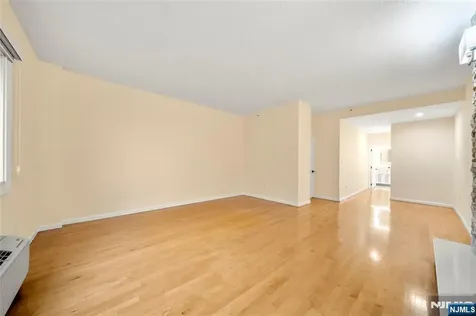 399 11th Palisades Park NJ 07650