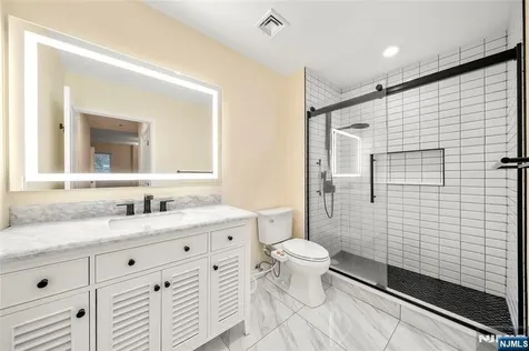 399 11th Palisades Park NJ 07650