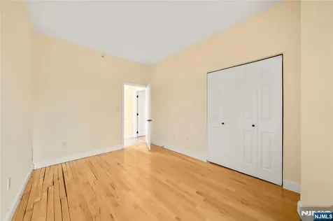 399 11th Palisades Park NJ 07650
