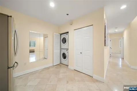399 11th Palisades Park NJ 07650