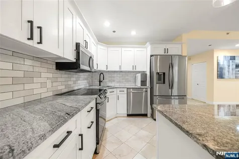399 11th Palisades Park NJ 07650