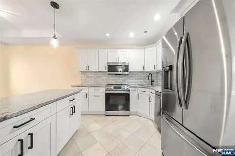 399 11th Palisades Park NJ 07650