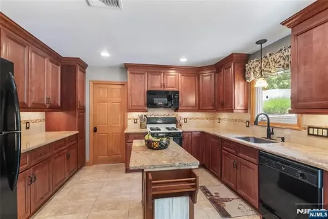 36 Underwood Road Montville Township NJ 07045