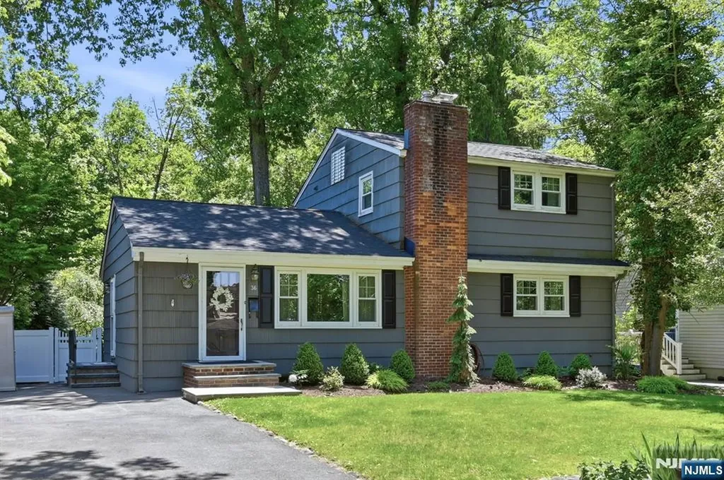 36 Calumet Avenue Oakland NJ 07436