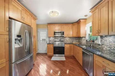 36 Calumet Avenue Oakland NJ 07436