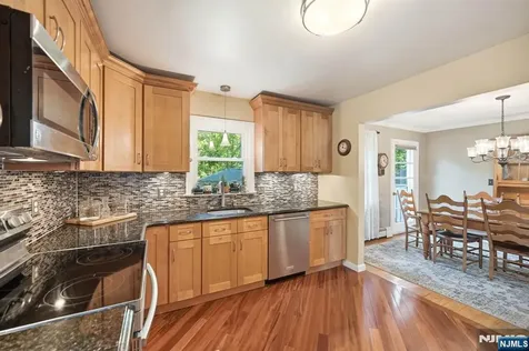 36 Calumet Avenue Oakland NJ 07436