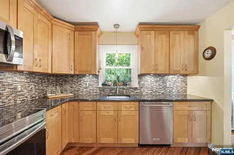 36 Calumet Avenue Oakland NJ 07436