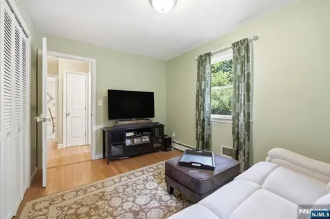36 Calumet Avenue Oakland NJ 07436