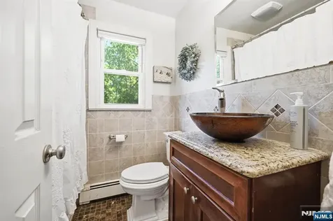 36 Calumet Avenue Oakland NJ 07436