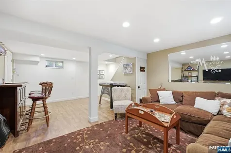 36 Calumet Avenue Oakland NJ 07436