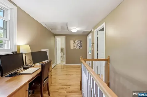 36 Calumet Avenue Oakland NJ 07436
