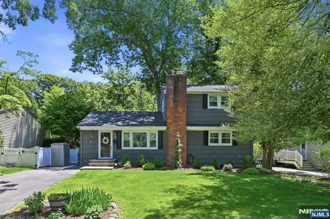 36 Calumet Avenue Oakland NJ 07436